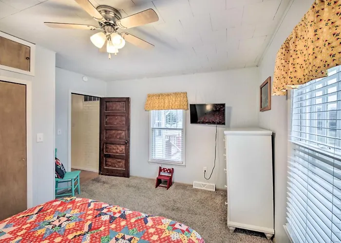 Illinois Vacation Home: Pets Welcome * Robinson