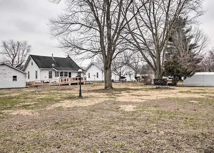 Illinois Vacation Home: Pets Welcome *